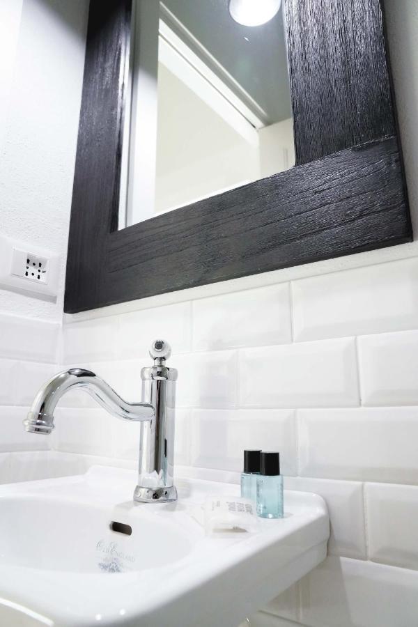 Art Apartment Black & White Suite Флоренція Екстер'єр фото