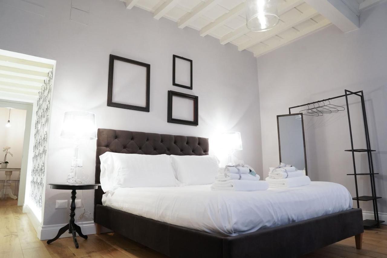 Art Apartment Black & White Suite Флоренція Екстер'єр фото