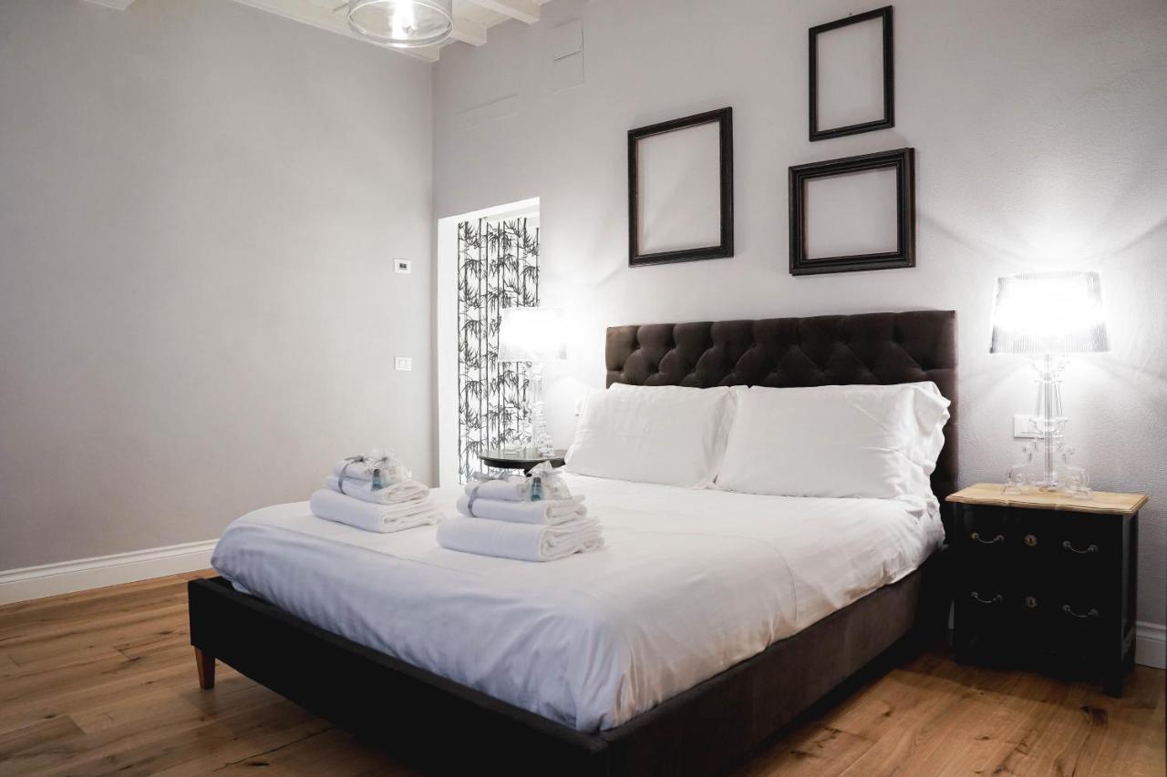 Art Apartment Black & White Suite Флоренція Екстер'єр фото