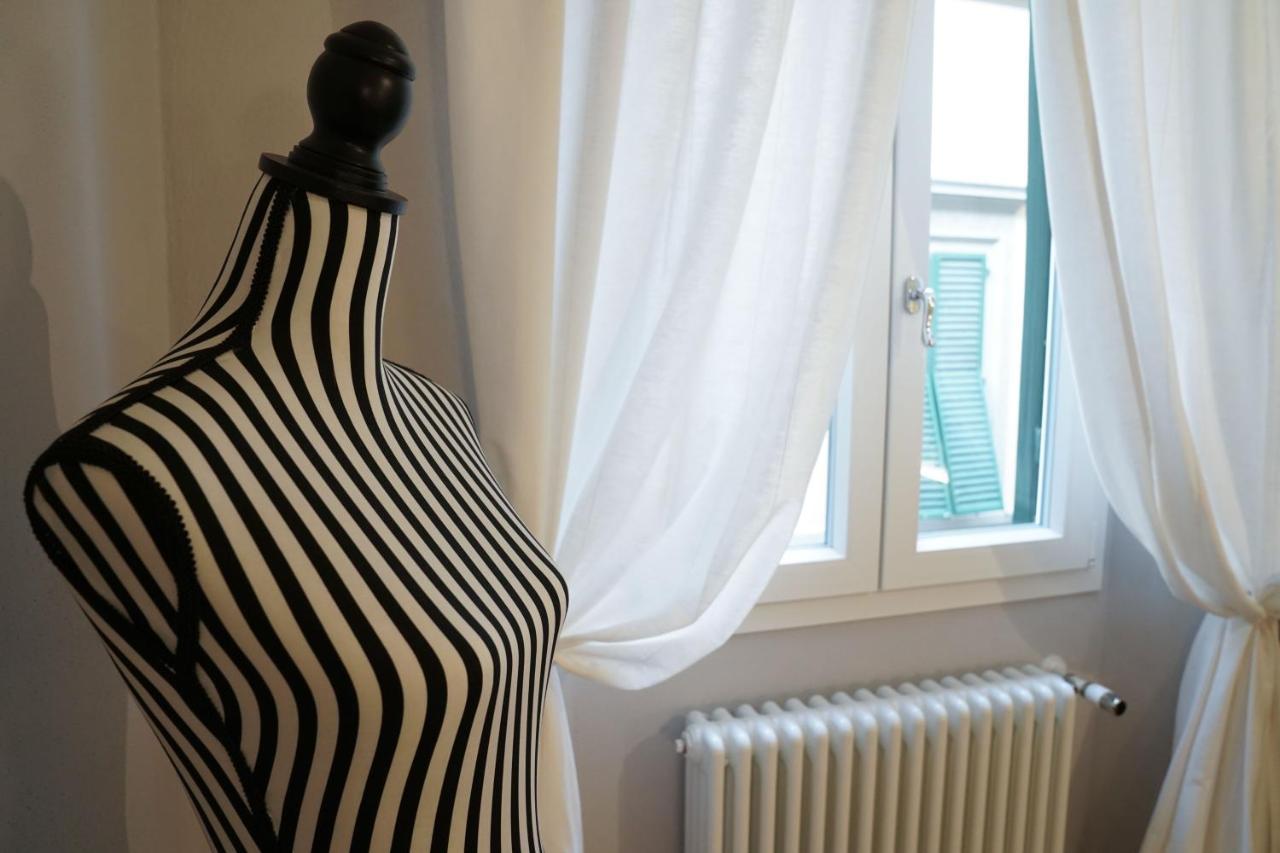 Art Apartment Black & White Suite Флоренція Екстер'єр фото
