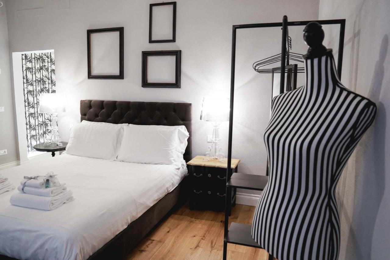 Art Apartment Black & White Suite Флоренція Екстер'єр фото