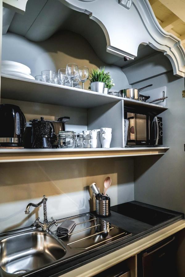 Art Apartment Black & White Suite Флоренція Екстер'єр фото