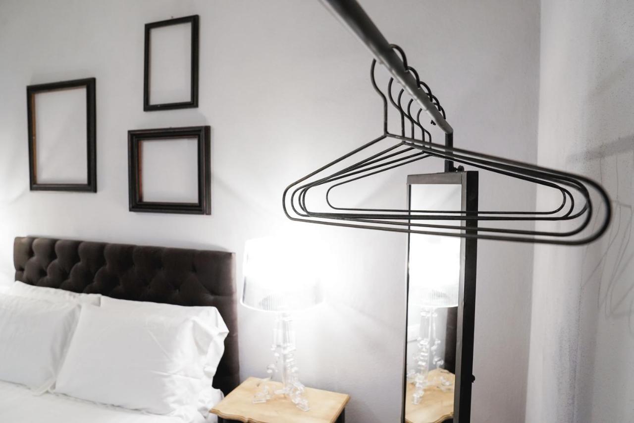 Art Apartment Black & White Suite Флоренція Екстер'єр фото