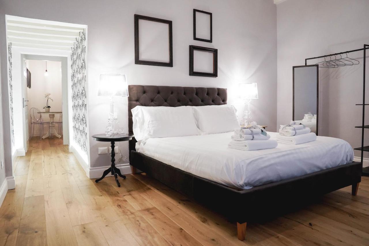 Art Apartment Black & White Suite Флоренція Екстер'єр фото