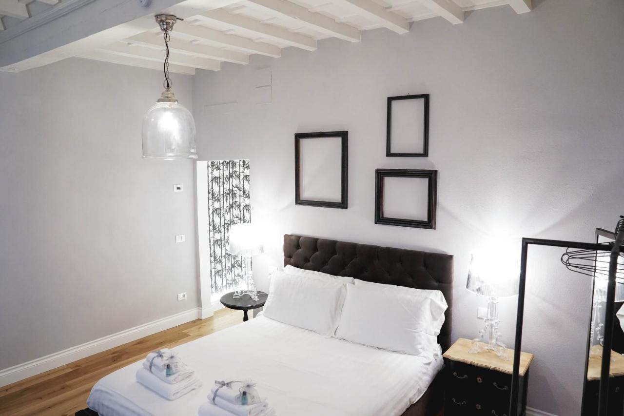Art Apartment Black & White Suite Флоренція Екстер'єр фото
